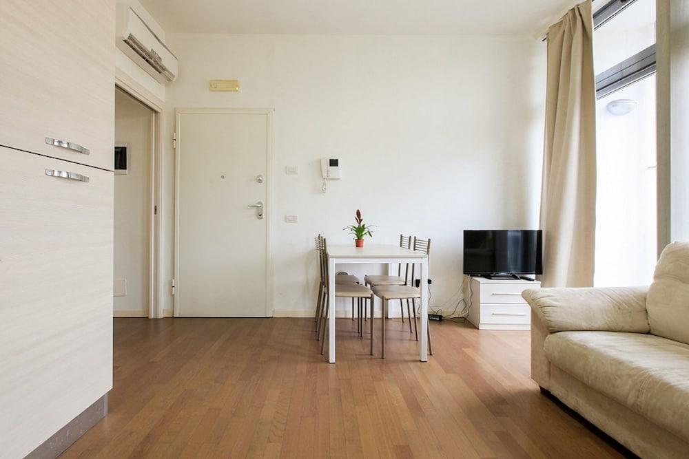 Red Line Apartments Milano Экстерьер фото